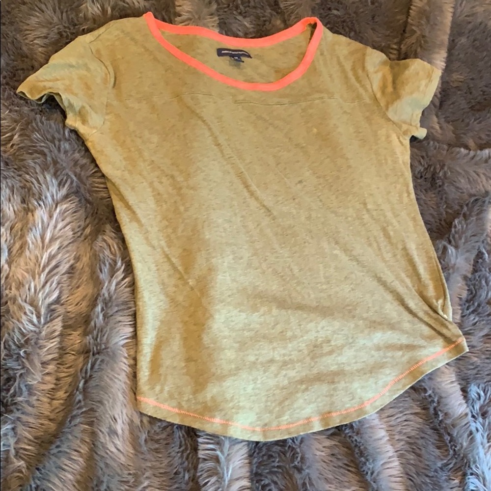 Neon piping green T-shirt